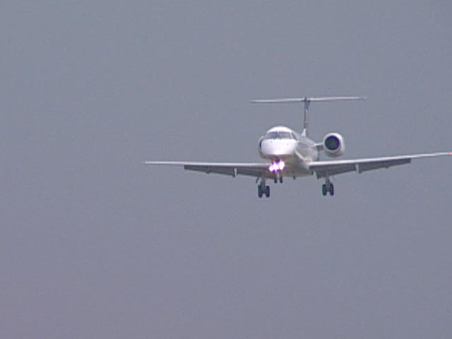 Regional jet final approach