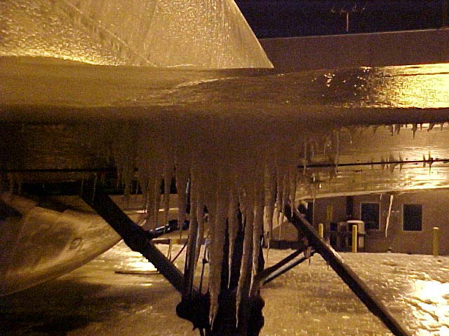 Heavy ice contamination on aircraft